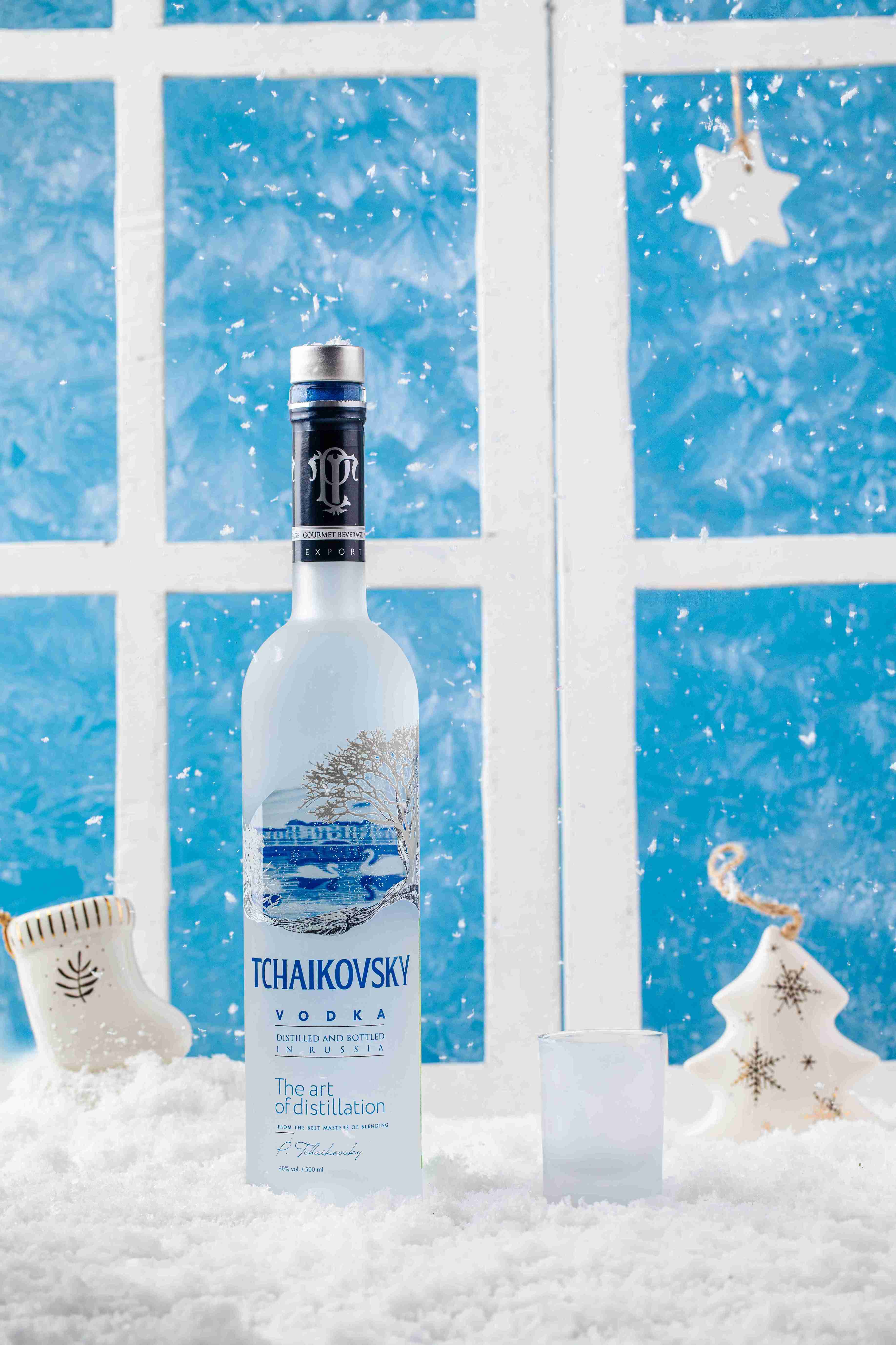 Чайковский в подарочной упаковке 0.7 л