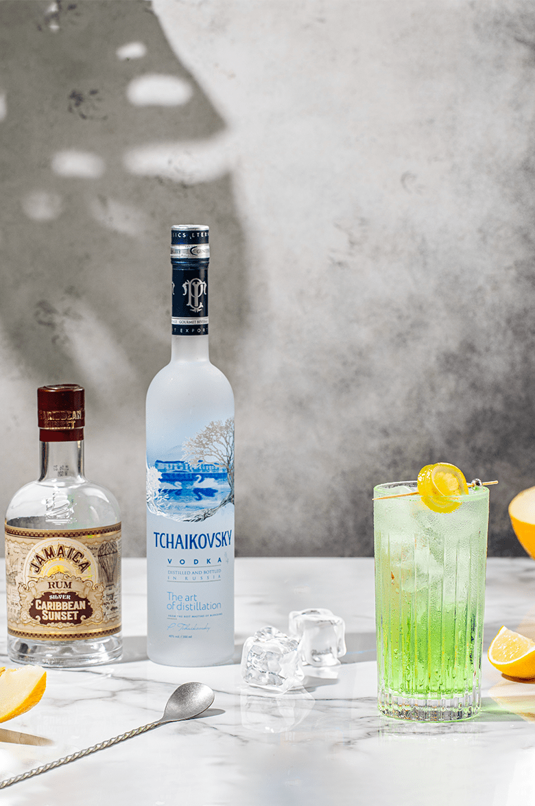 Чайковский в подарочной упаковке 0.7 л