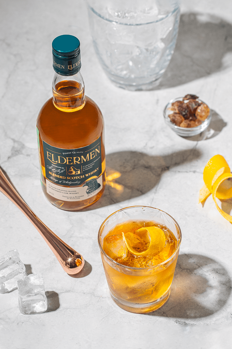 Элдермен Блендед купажированный виски в подарочной упаковке с 2 бокалами 0.5 л