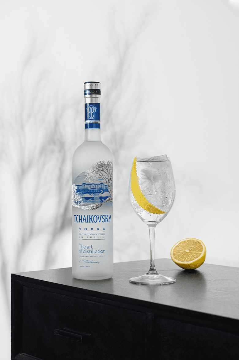 Чайковский в подарочной упаковке 0.7 л