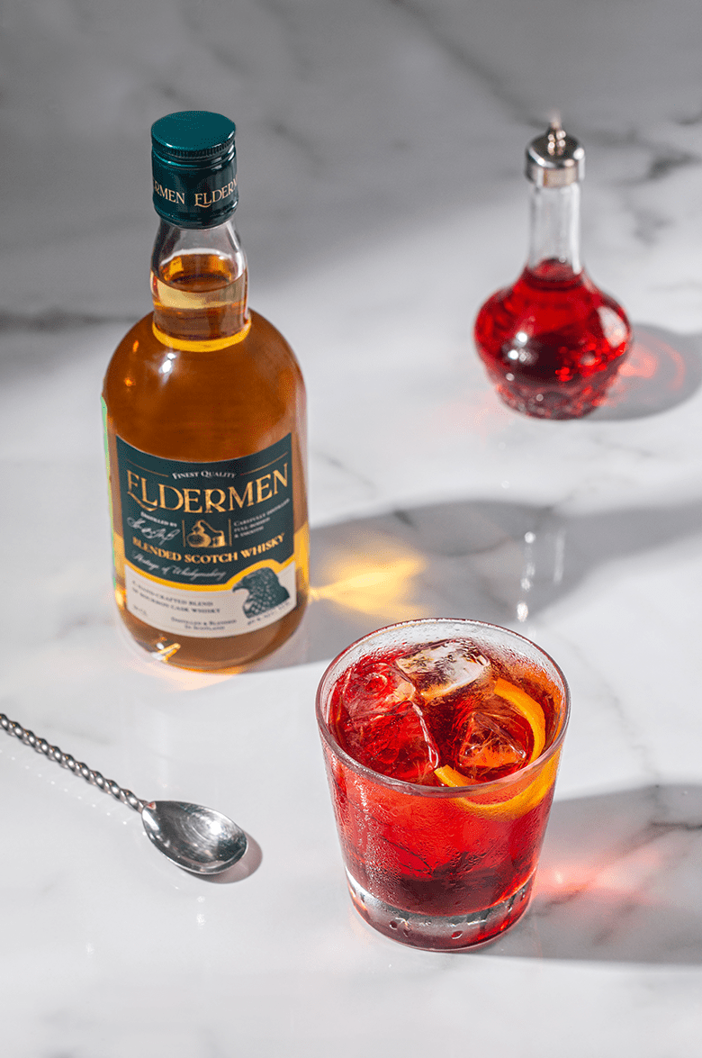 Элдермен Блендед купажированный виски в подарочной упаковке с 2 бокалами 0.5 л